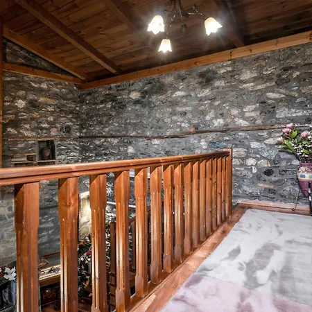 빌라 Loutra Mountain Nature Aridaía