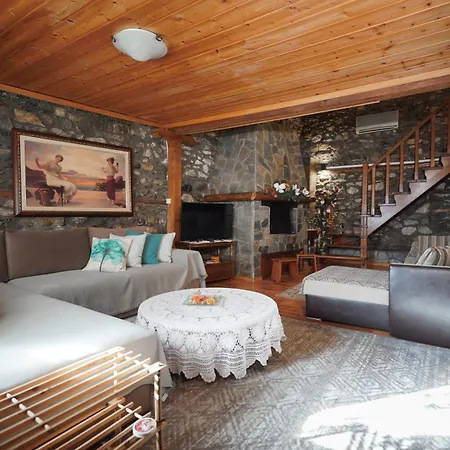 빌라 Loutra Mountain Nature