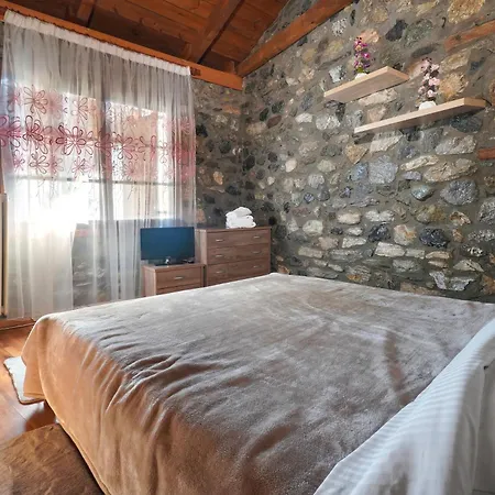 빌라 Loutra Mountain Nature Aridaía