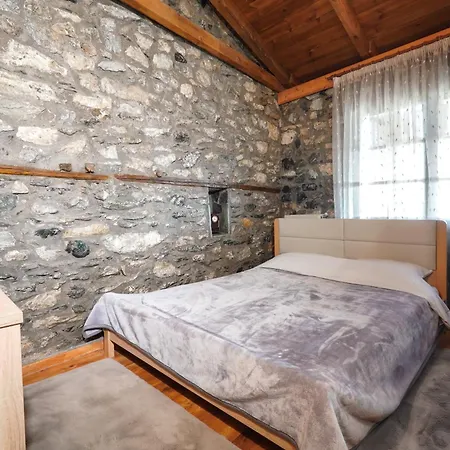 빌라 Loutra Mountain Nature Aridaía