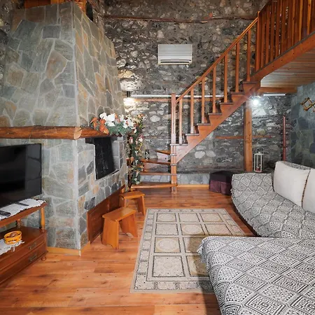 빌라 Loutra Mountain Nature *