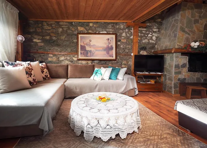 Loutra Mountain Nature * Aridaía